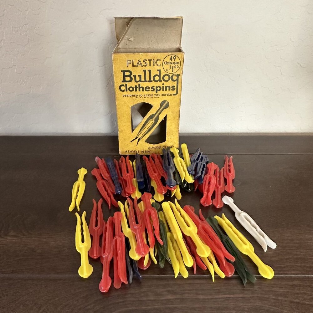 Vintage Bulldog Clothes Laundry Pins Hard Plastic 49 Pcs 1950s Assorted Colors